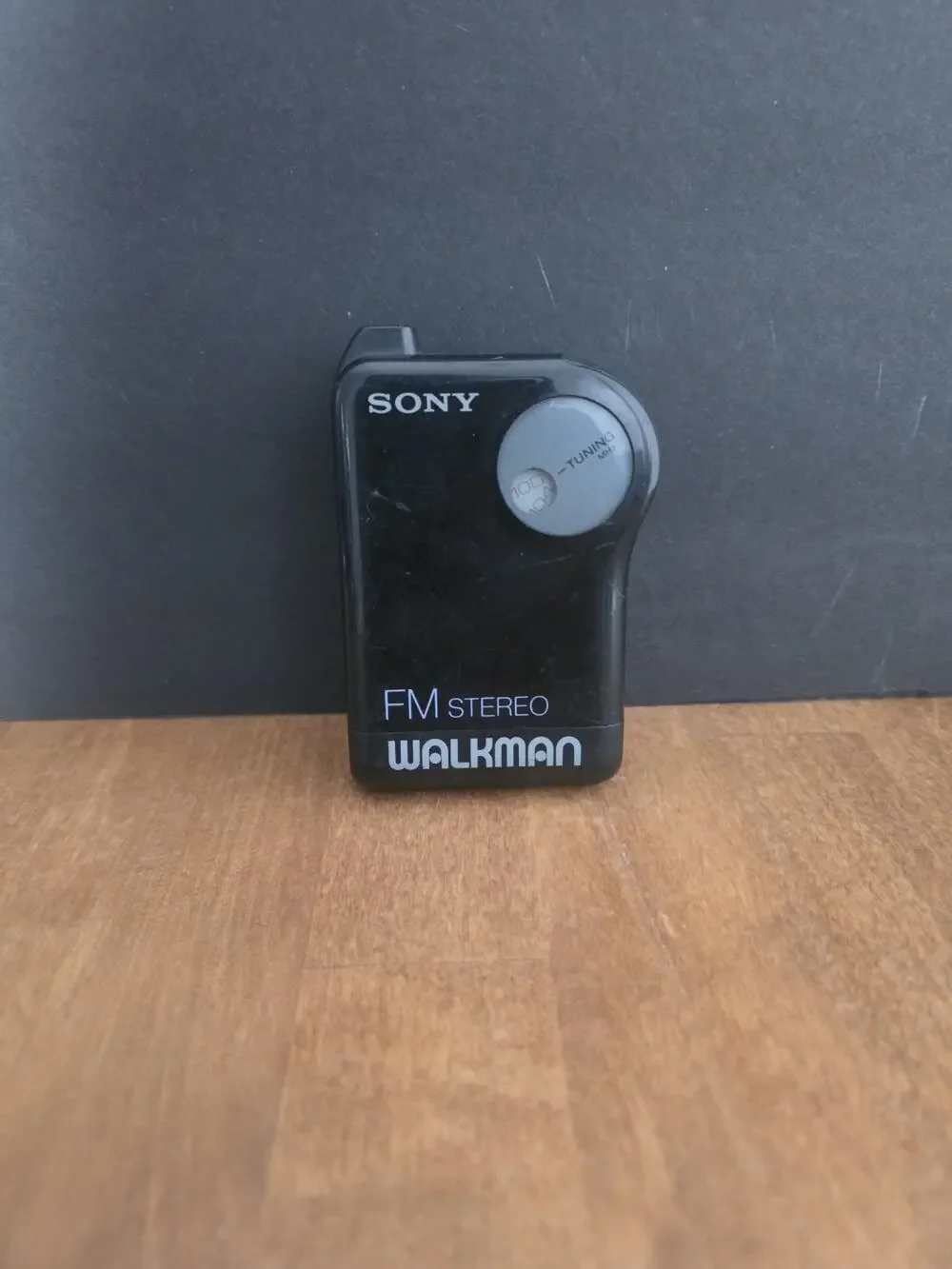 Sony Walkman SRF-26 FM/AM Radio Stereo Clip On Awesome Pocket Size Tested
